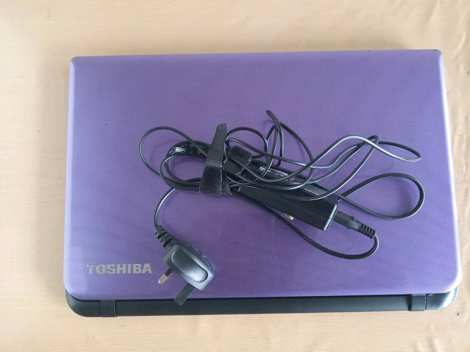 Toshiba Satellite L50-B Skullcandy i3 4gb Ram 1tb  Laptop - Image 2 of 4