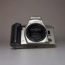 Minolta Maxxum Qtsi 35mm SLR Film Camera with 35-80mm & 70-210mm lens Kit