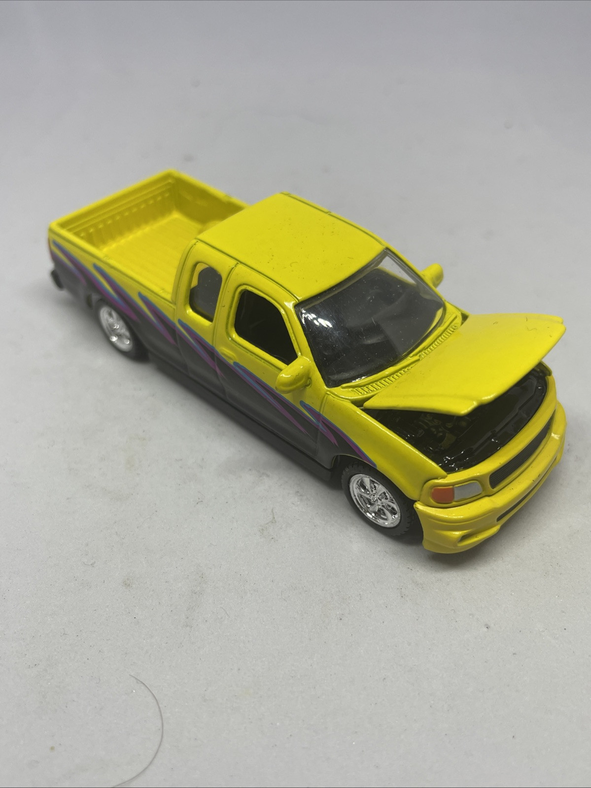 1997-2003 Custom Ford F-150 Extended Cab Slammed Opening Hood 1/64 Black/Yellow