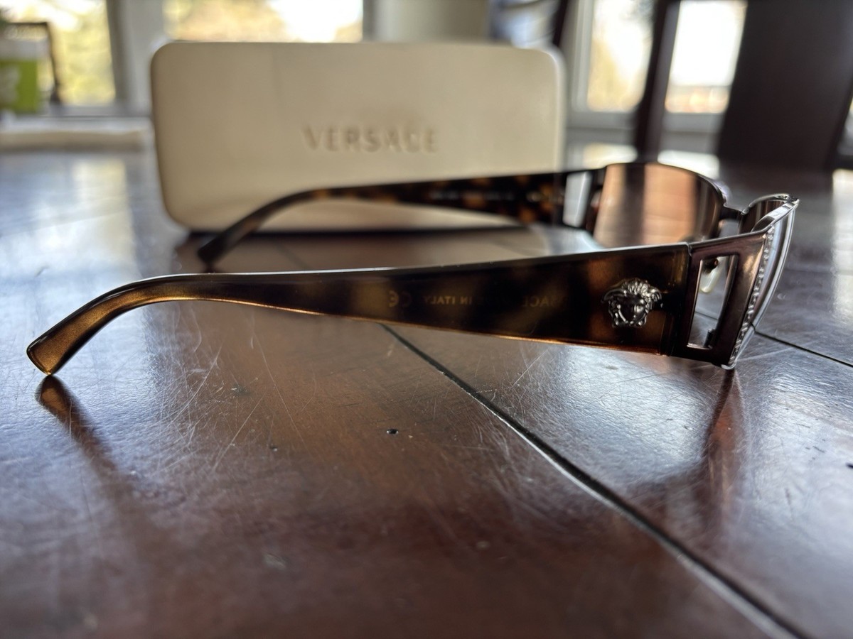 Versace Sunglasses Vintage Model 2021 1006/6U Brown Tortoise Frame