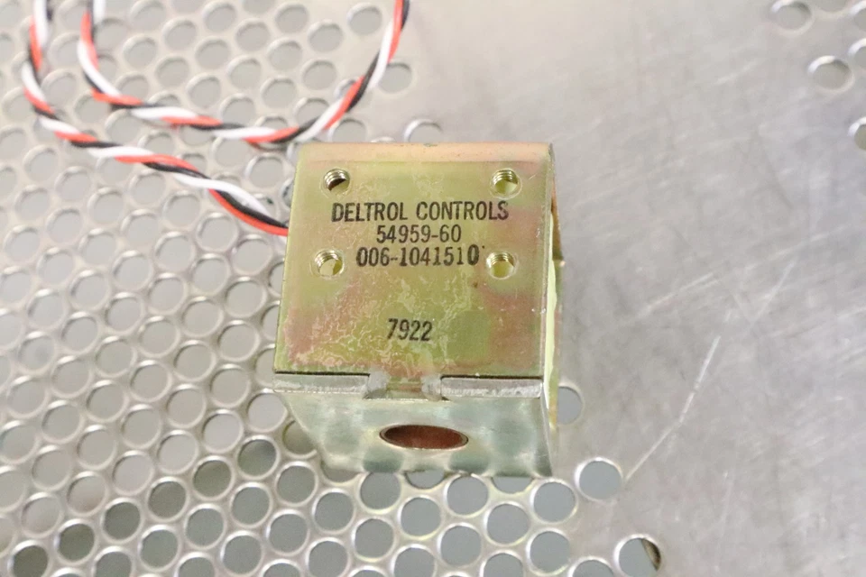 Deltrol Controls 54959-60 006-1041510 Solenoid New Old Stock See All Pictures - Image 3 of 4