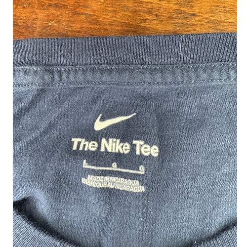 Nike UCONN Huskies Youth Large Navy National Champions Women's NCAA T-Shirt 2025 - Picture 3 of 6