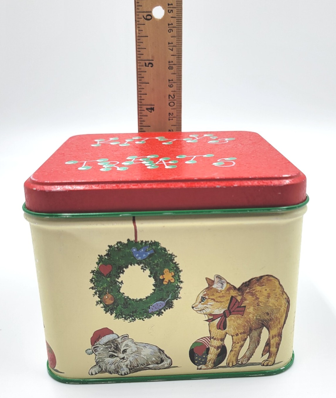 Vintage 1989 POTPOURRI PRESS Christmas Cats & Kittens Tin Treat Box
