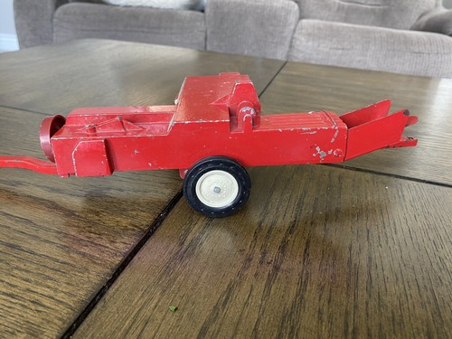 Vintage ERTL International Harvester Hay Baler 1/16 Scale Diecast - Picture 5 of 10