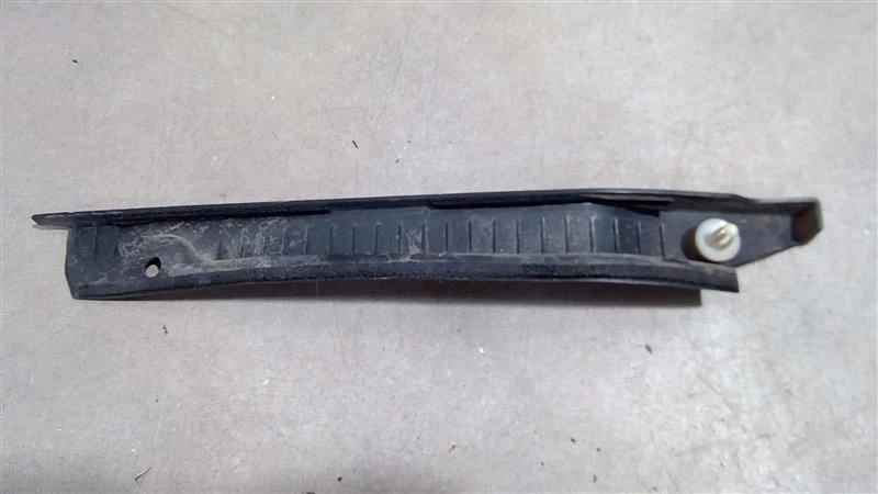 Chevrolet Sonic 2018-2020 compartimento mira protector con retenedor 95022358 Foto 3 de 4