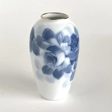 Vintage OAC Okura Blue Rose Porcelain 6” Vase  ~ Noritake ~  Japan Cottagecore