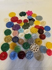 50 Vintage  Plastic Flower Buttons Mix Colour Designs Craft Jewellery Bouquet