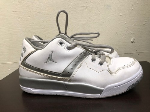Jordan Flight 23 BP kids Shoes White/Metallic Silver 317822-100 size 3 Youth