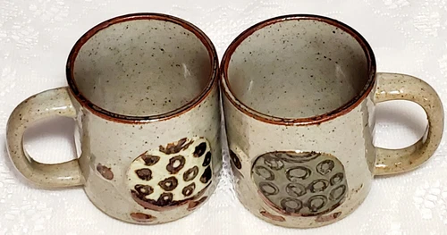 Set of 2 Turtle Pottery Stoneware Embossed Mugs Tortoise Speckled Vintage