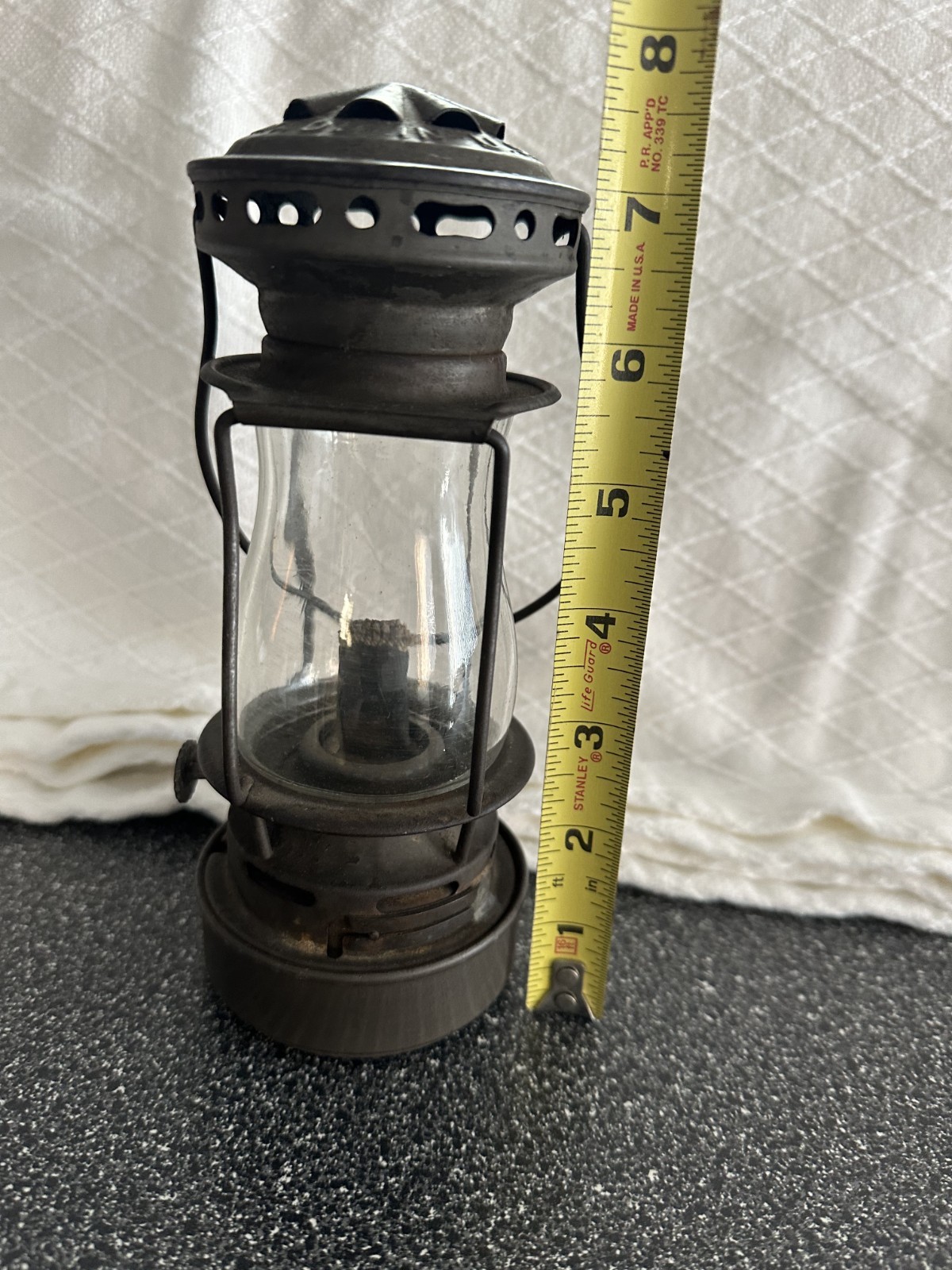 ANTIQUE DIETZ SCOUT SKATERS LANTERN ORIGINAL H4 EMBOSSED GLOBE PATENT DATE 1908
