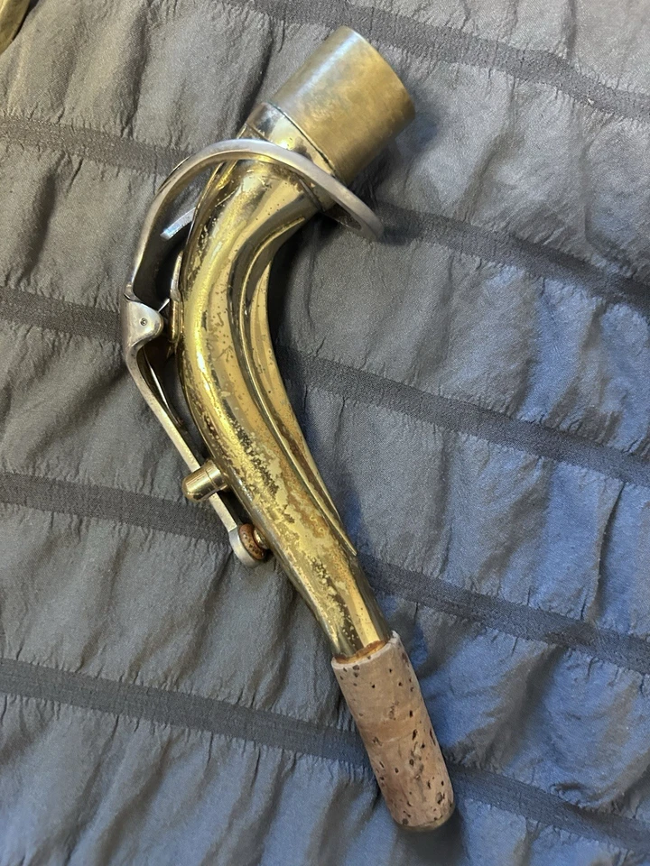 Винтажный альт-саксофон Selmer Aristocrat AS600 с чехлом ЧИТАЙТЕ, пожалуйста. - Изображение 3 из 4