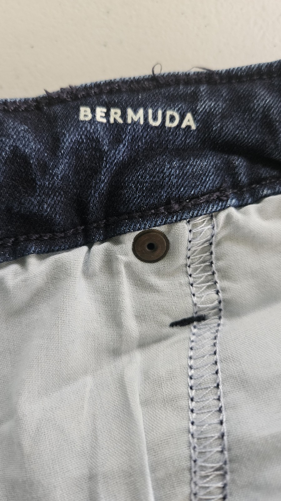 Universal Thread Dk Blue Wash Cuffed Stretch Deni… - image 5