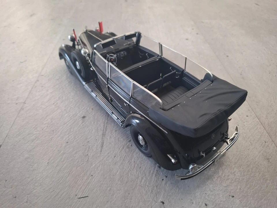 Mercedes-Benz 770 K, Cabrio-Limousine, 1938, schwarz, 1:18, Signature Models - Bild 4 von 4