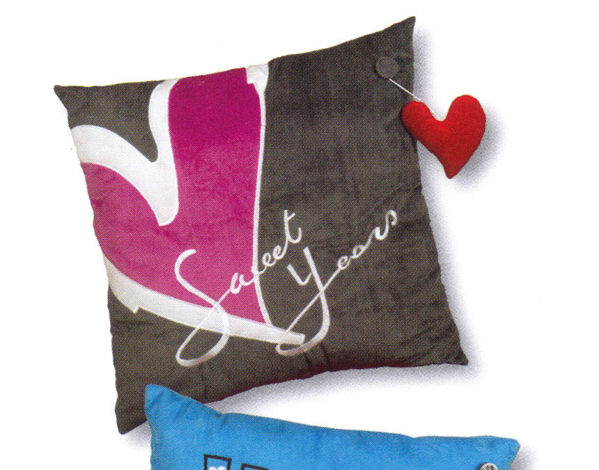 CUSCINO D'ARREDO 45x45 SWEET YEARS VELLUTO+SPILLA+CUORE