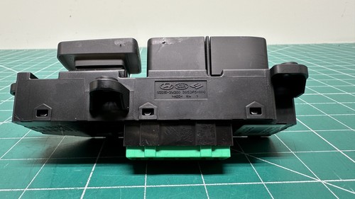 13-16 HYUNDAI SANTA FE FRONT RIGHT PASSENGER SEAT HEAT CONTROL SWITCH OEM - Picture 2 of 5