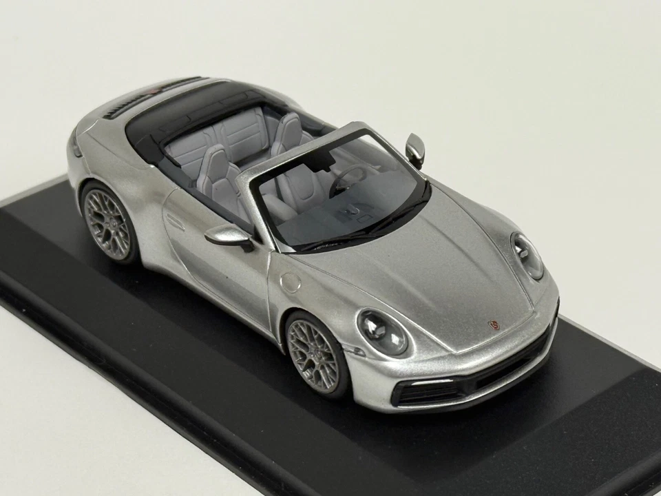 1/43 Minichamps Porsche 911 Carrera 4 S de 2019 en Silve 410 069330 BK129 Foto 4 de 4