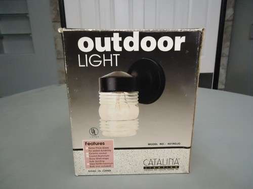 CATALINA LIGHTING OUTDOOR WALL LIGHT BLACK W 4 1/2 X H 7 1/4 X EXT 5 3/4 INCH ^