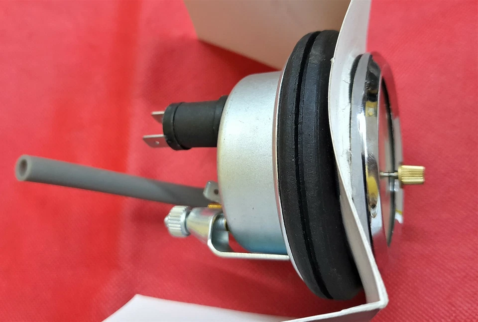 Wartburg 313 Clock NEW 6 or 12 Volt Vintage SW10776 - Image 4 of 4