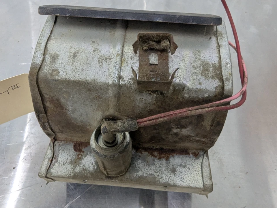 Bandeja de cenizas Plymouth Fury 1967 con encendedor Mopar Foto 3 de 4