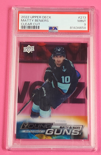 Matty Beniers [Clear Cut] #213 2022 Upper Deck card