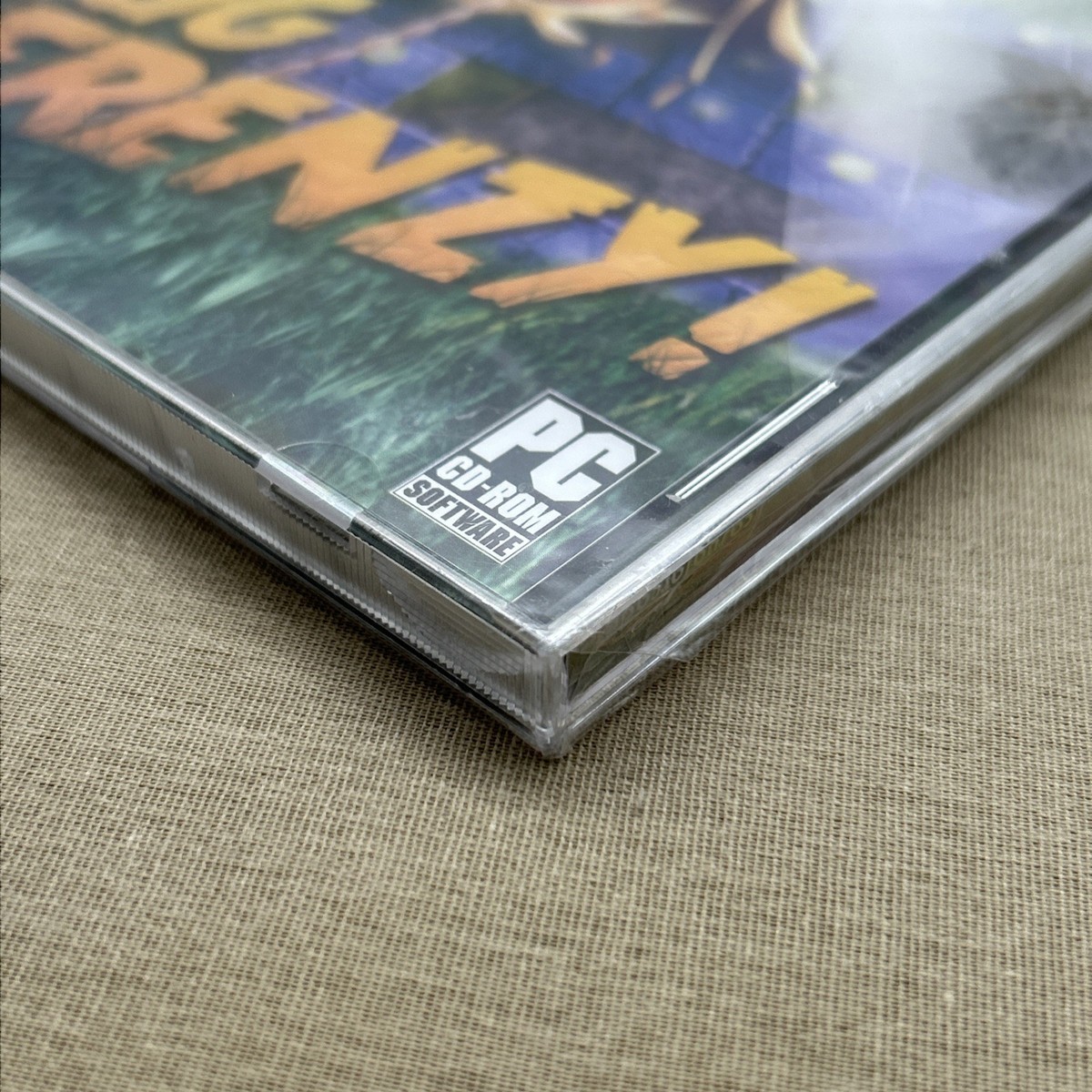 Bug Frenzy (Windows 98 PC CD-ROM 2006 NEW) Arcade Maze Computer