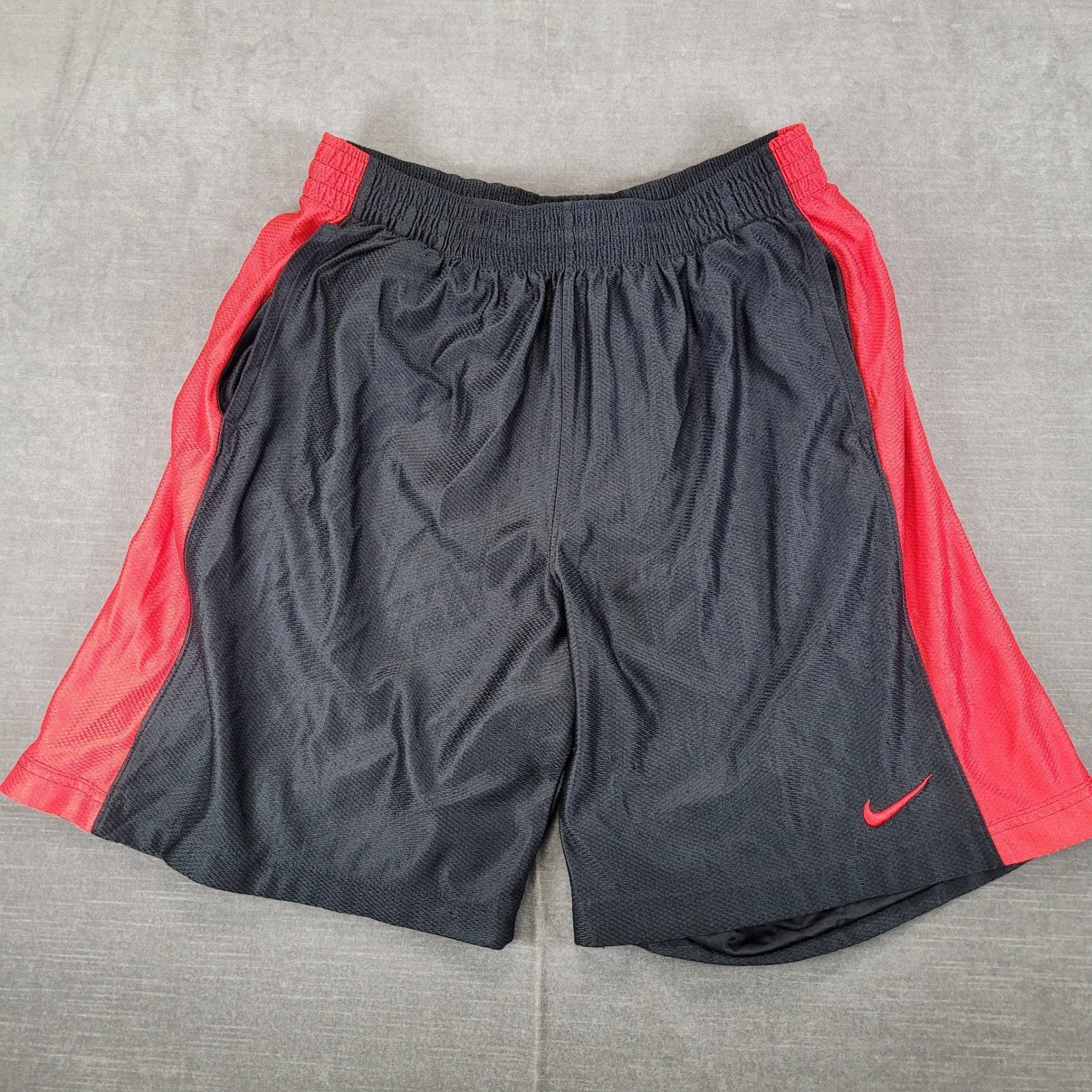 Nike Vintage Men's Black Red Athletic Basketball Shorts Size XL