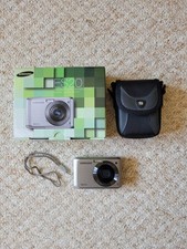 Samsung ES20 10.2MP Compact Digital Camera Silver With Carry Case/Original Box