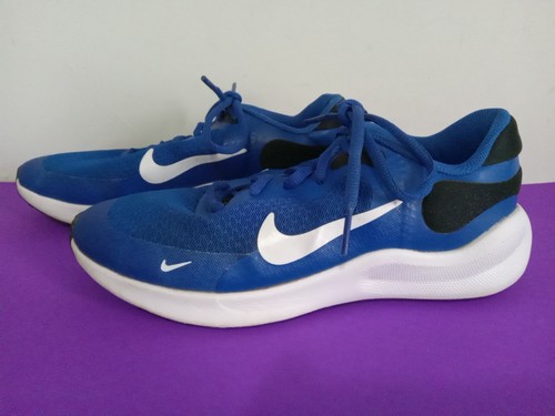 Nike Revolution 7, Blue and White Running Athletic Shoes, Youth Size 6Y Preowned