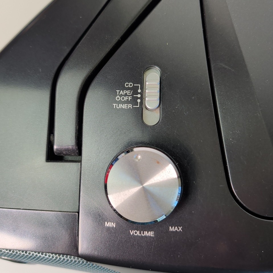 Model Rpn JVC Model RC-EZ31 Boombox. Radio And Cassette Tape Working. CDs Won't ...