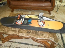 Forum Destroyer 150cm snowboard w/ bindings and Burton carry bag. Nice!