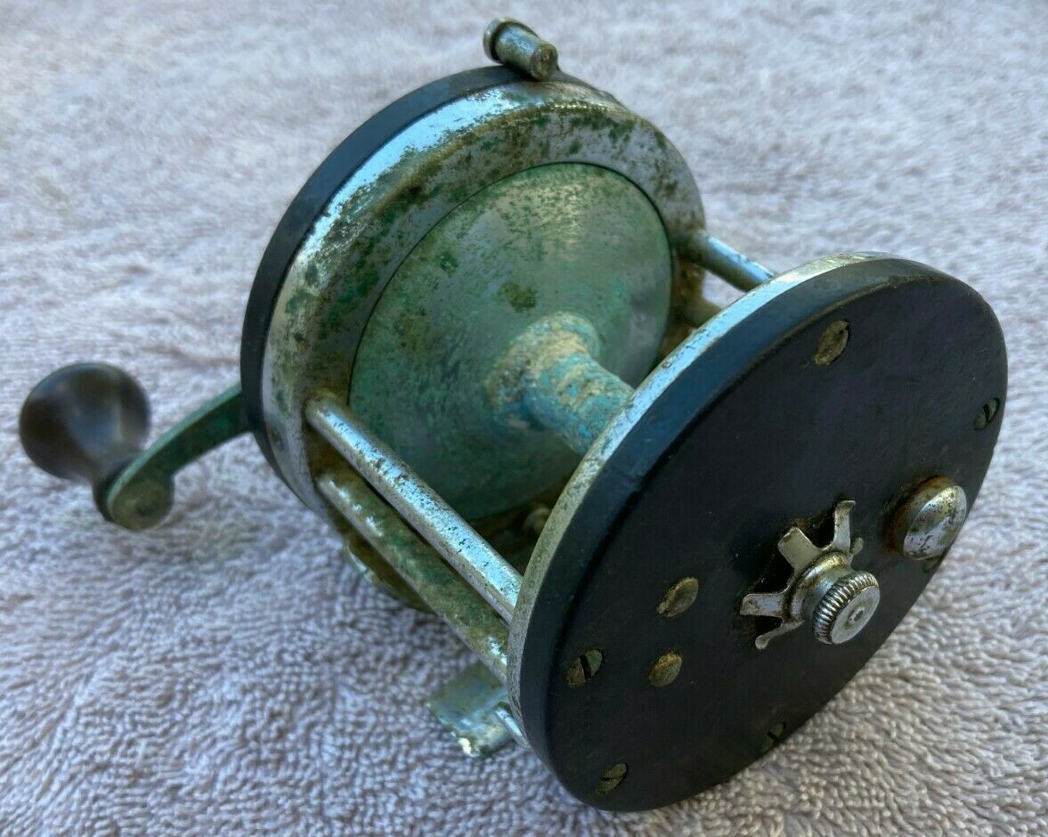 Lot of 9 vintage Ocean City fishing reels - Silver, 77, 112