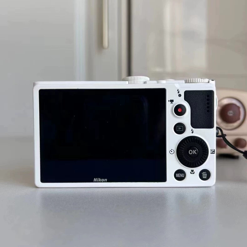 Nikon Coolpix P310 16.1MP Compact Digital Camera WHITE ENGLISH-90