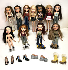 Bratz Lot Of 11 Dolls with Clothes and Shoes 2001 MGA Vintage READ