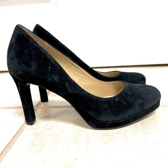 Naturalizer Women's Teresa Pump black suede comfy office