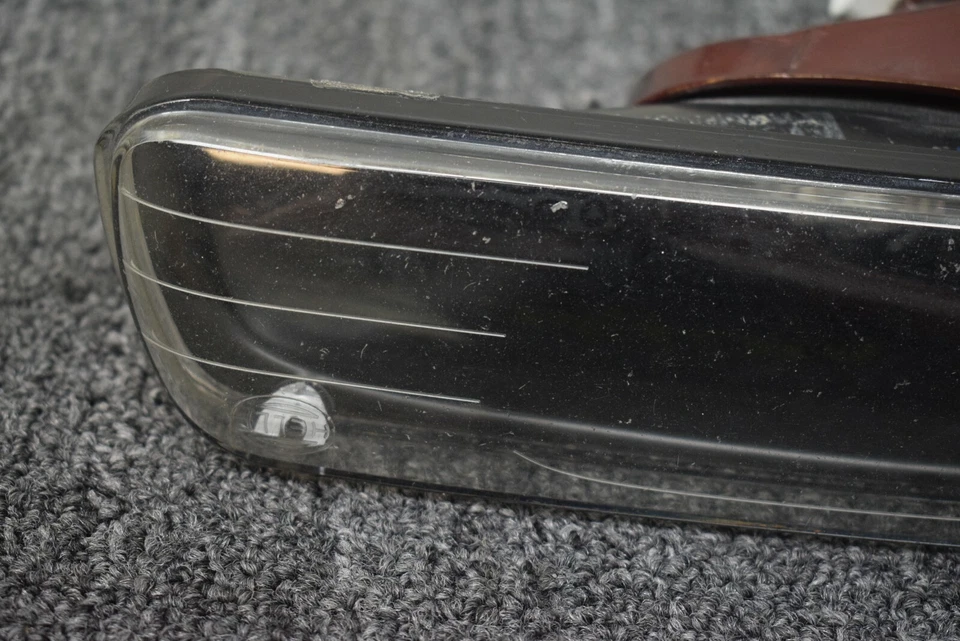 2001-2005 BMW 330I RIGHT SIDE FOG LIGHT FACTORY OEM - Image 2 of 4