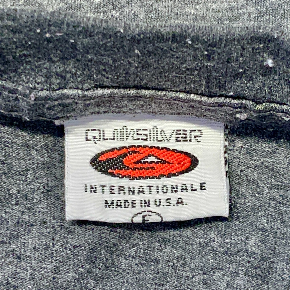 Vintage Quiksilver T-Shirt Basic Logo Grey Made in USA Size F - Image 4 of 4