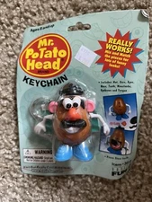 BASIC FUN scrabble KEY CHAIN  NEW FACTORY SEALED 