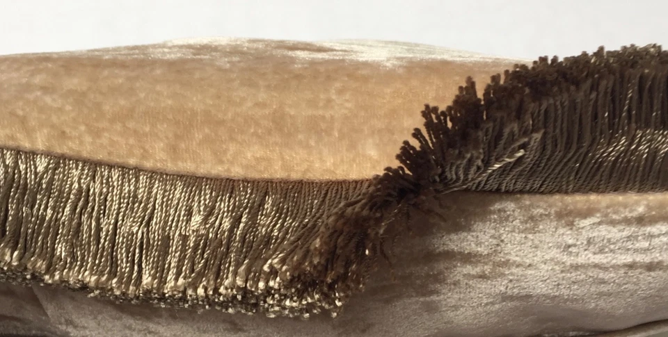 Anke Drechsel Kissen PLAIN Silver Fringe Platinum Beige  Seiden Samt Cushion - Bild 2 von 4