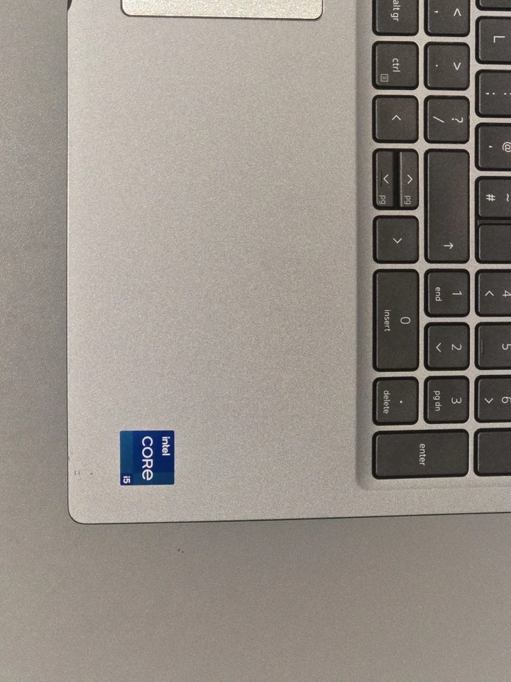 Dell Latitude 5520 · i5-1135G7 · 8GB · 256GB, photo 4 of 5
