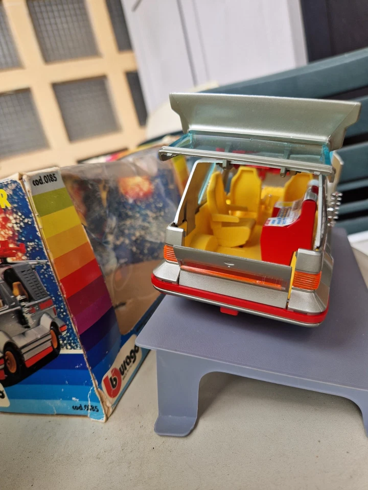 Burago van Ufo interceptor - Immagine 4 di 4