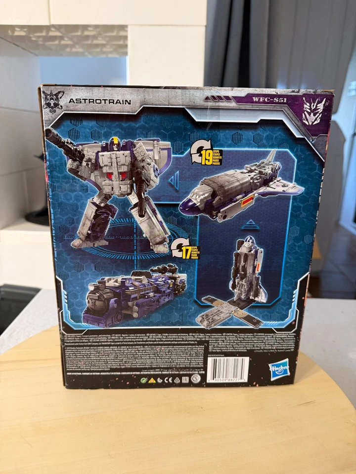 TRANSFORMERS SIEGE WAR FOR CYBERTRON ASTROTRAIN MISB NIB SEALED - Image 4 of 4