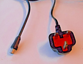 Sega Dreamcast Console and controllers  Powers up  Spares & Repairs PAL