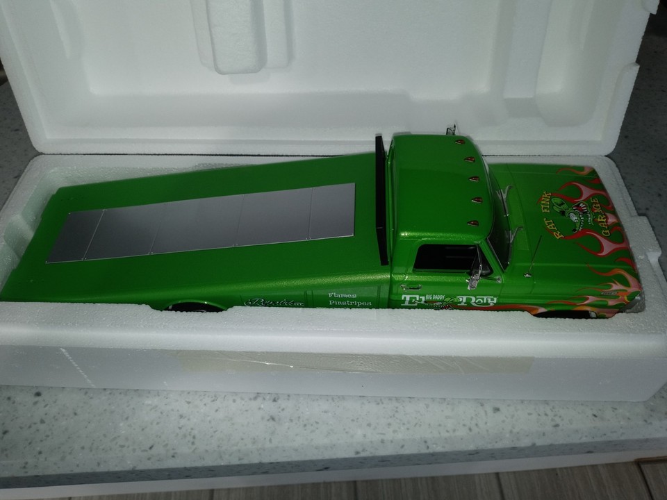 1/18 Acme RAT FINK / ED ROTH FORD F-350 DIECAST RAMP TRUCK CAR HAULER ...