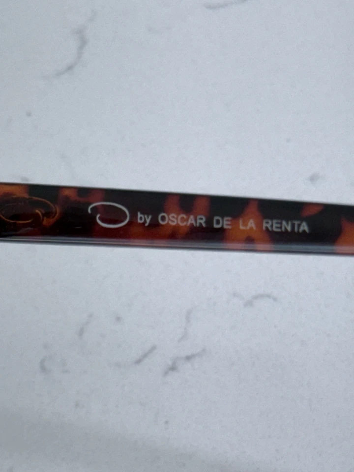 Gafas de sol Oscar de la Renta 3053 con caparazón de tortuga - Elegantes gafas de diseñador Foto 2 de 4