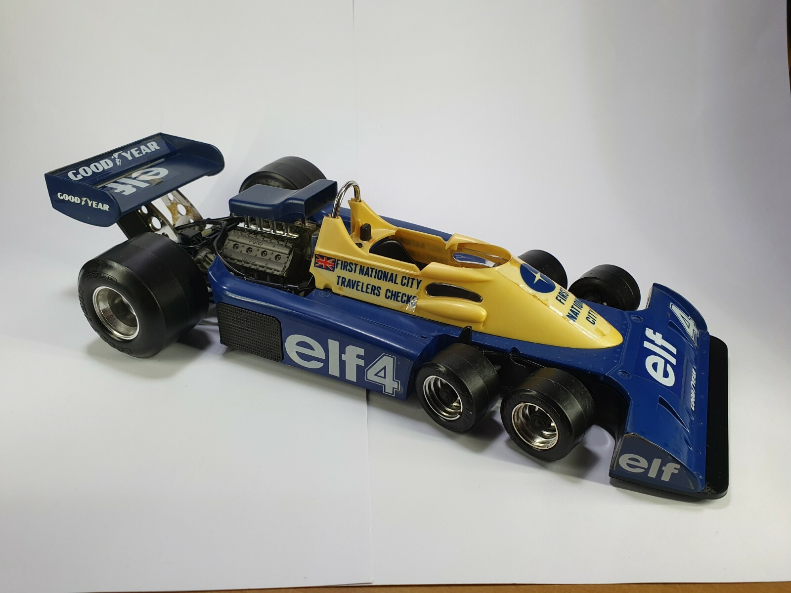 Foto 10 di 11