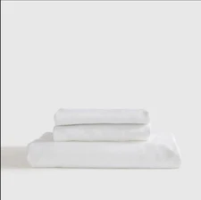 NWOT! Quince Organic Bamboo White Sheet & Pillowcases! Sz. King (960)