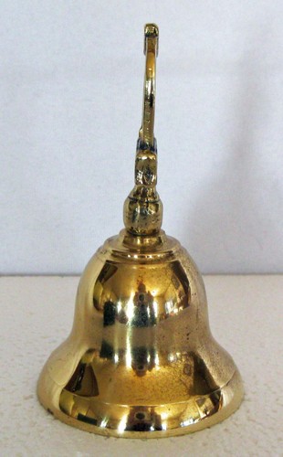 * Kentucky Horse Park Gold Brass Bell with Lucky Horse Shoe on top & Good Box - Picture 5 of 8