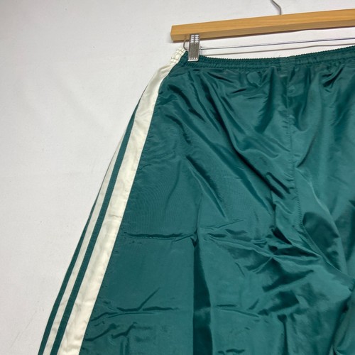Pantalones deportivos Adidas vintage para hombre verdes medianos 3 rayas 100 % nailon cremallera al tobillo - Imagen 22 de 24