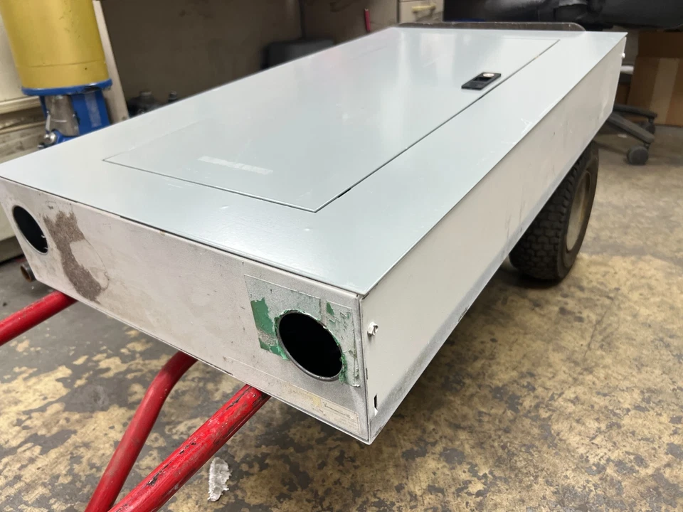 👀GE 225A MAIN BREAKER PANELBOARD 208Y/120V 24 CIRCUIT 3Ø 4 WIRE AQF3242ABX-AXB4 - Image 2 of 4