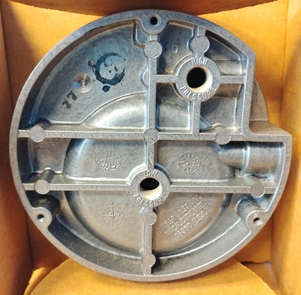 Dwyer 2010C MAGNEHELIC 0-10 Inches of Water Pressure Gauge - Image 3 of 3